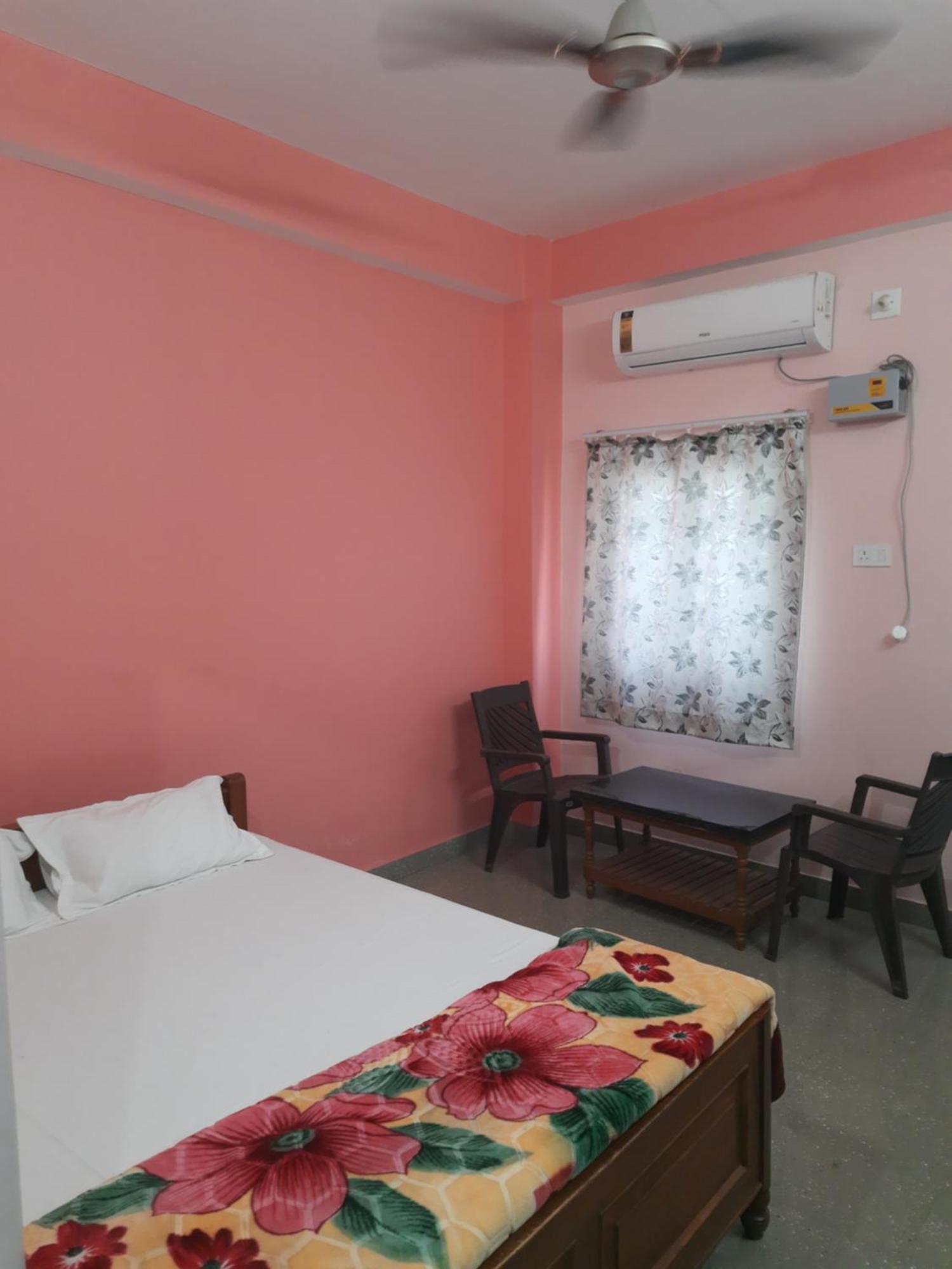Lbh Hotel Gaya Luaran gambar
