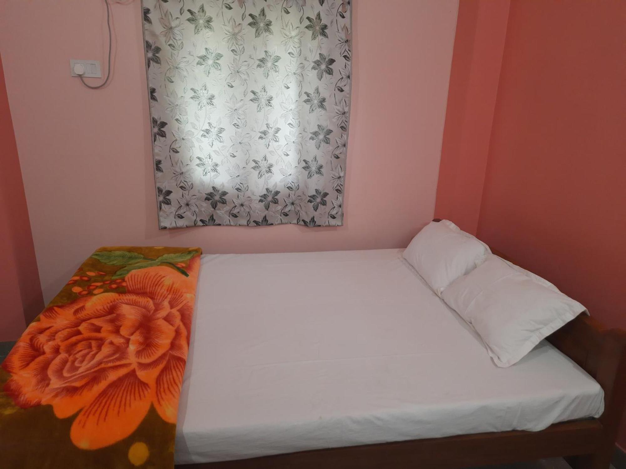 Lbh Hotel Gaya Luaran gambar