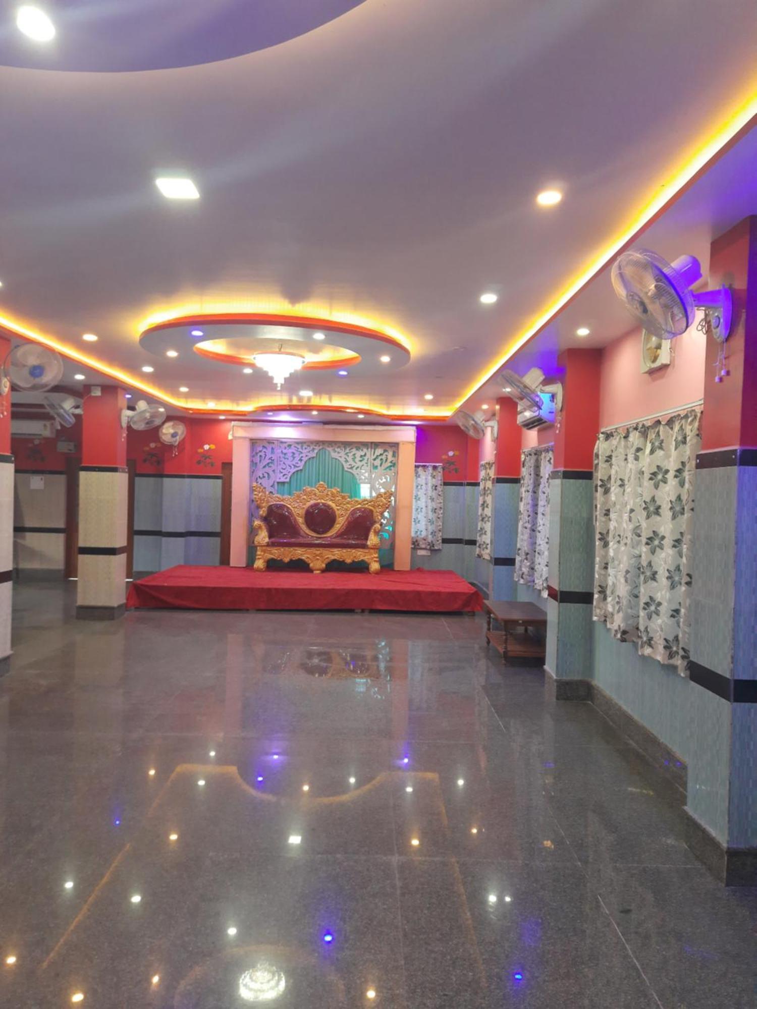 Lbh Hotel Gaya Luaran gambar